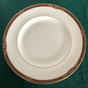Vintage Royal Doulton Tennyson Cream, maroon,Gold Dinner Plate NWT 10.5” FOUR